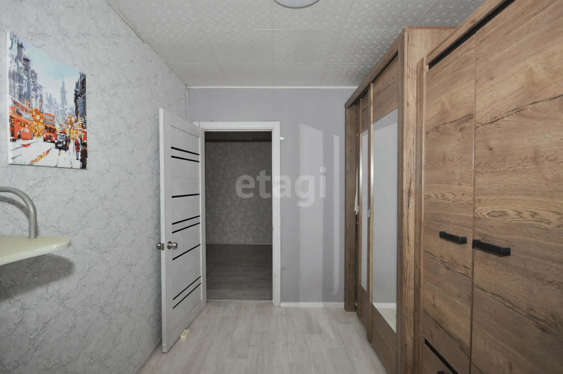 Продажа 4-комнатной квартиры, Южно-Сахалинск, Сахалинская область,  Южно-Сахалинск