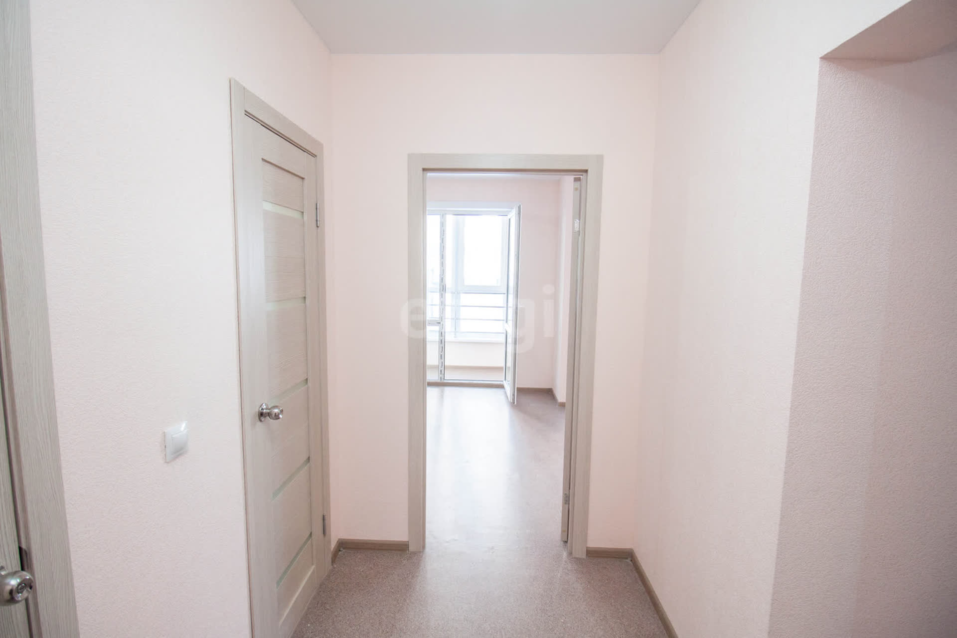 Продажа 2-комнатной квартиры, Южно-Сахалинск, Сахалинская область,  Южно-Сахалинск