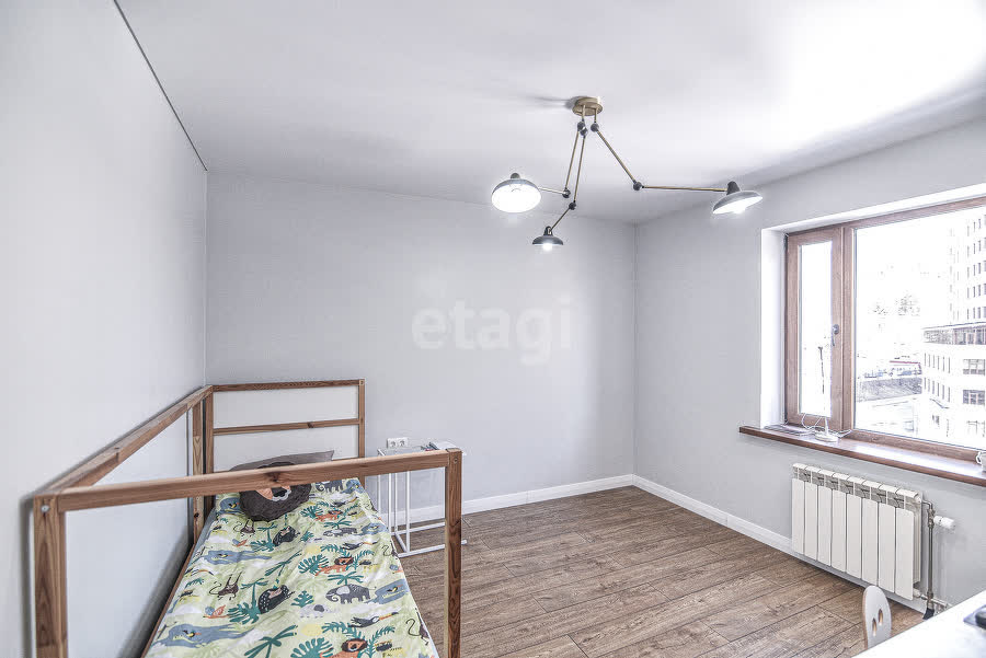 Продажа 3-комнатной квартиры, Южно-Сахалинск, Сахалинская область,  Южно-Сахалинск