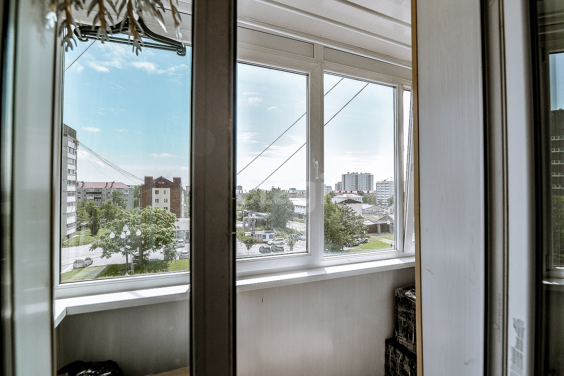 Продажа 2-комнатной квартиры, Южно-Сахалинск, Сахалинская область,  Южно-Сахалинск