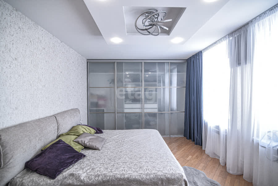 Продажа 4-комнатной квартиры, Южно-Сахалинск, Сахалинская область,  Южно-Сахалинск