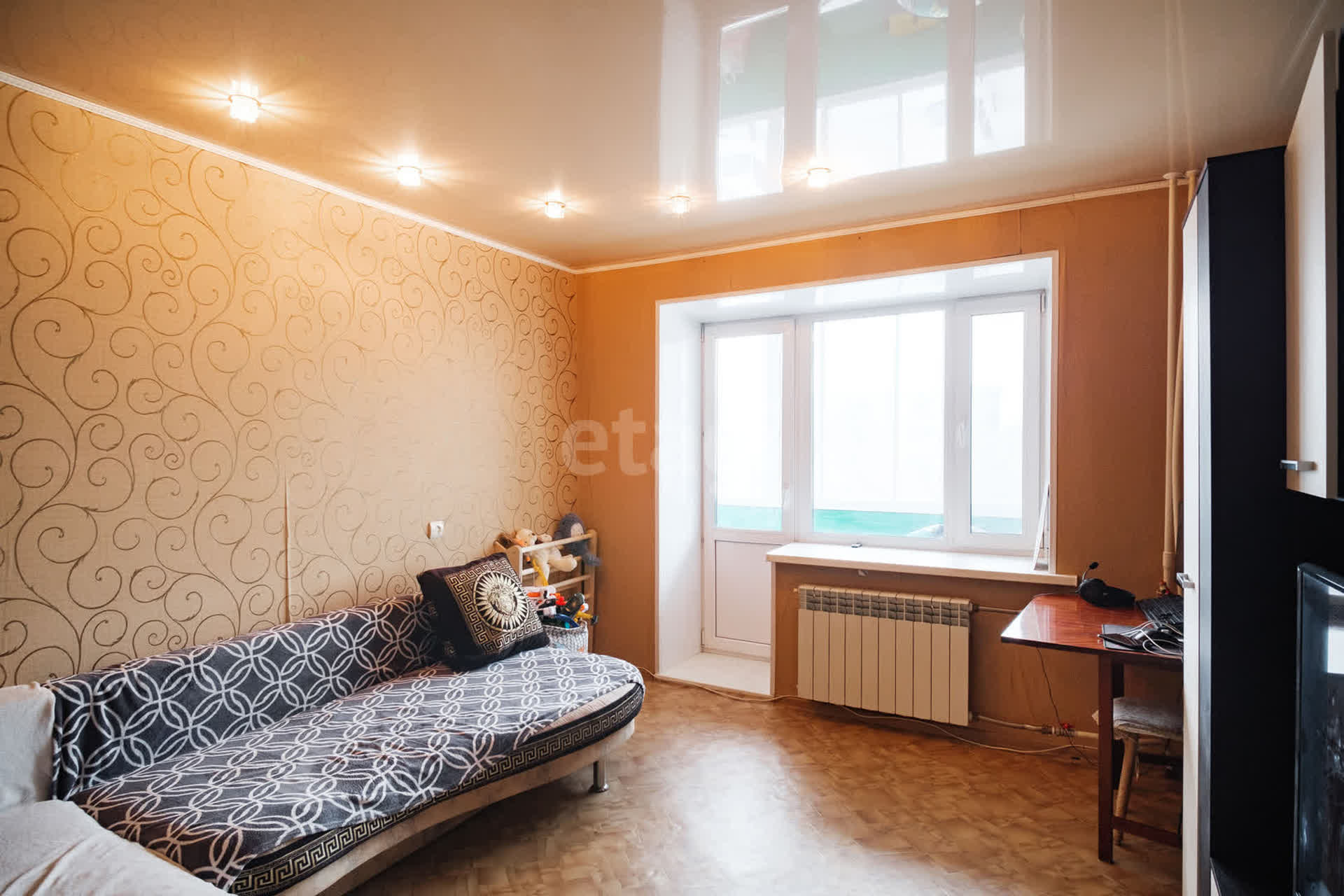 Продажа 2-комнатной квартиры, Комсомольск-на-Амуре, Дзержинского,  38