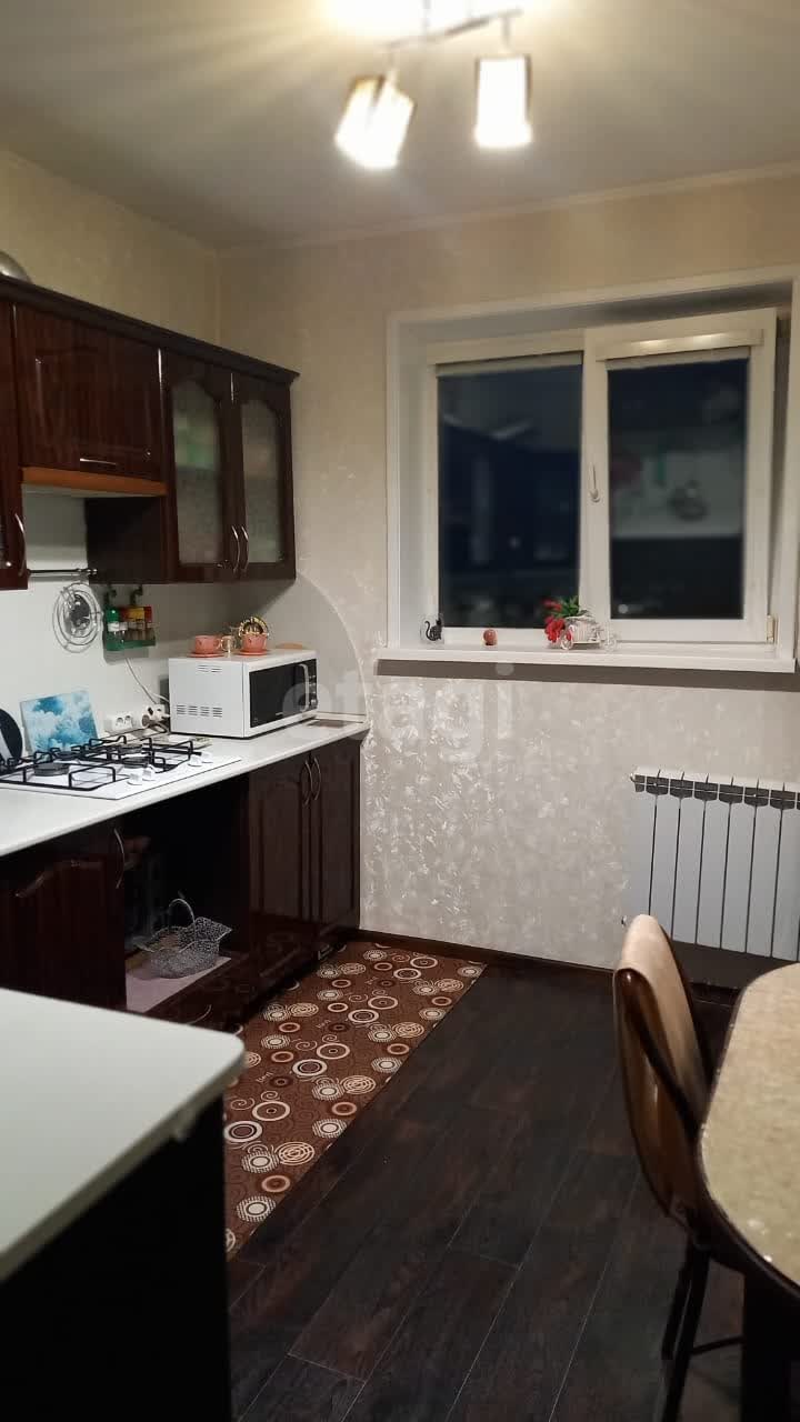 Продажа 2-комнатной квартиры, Амурск, Строителей пр-т,  42