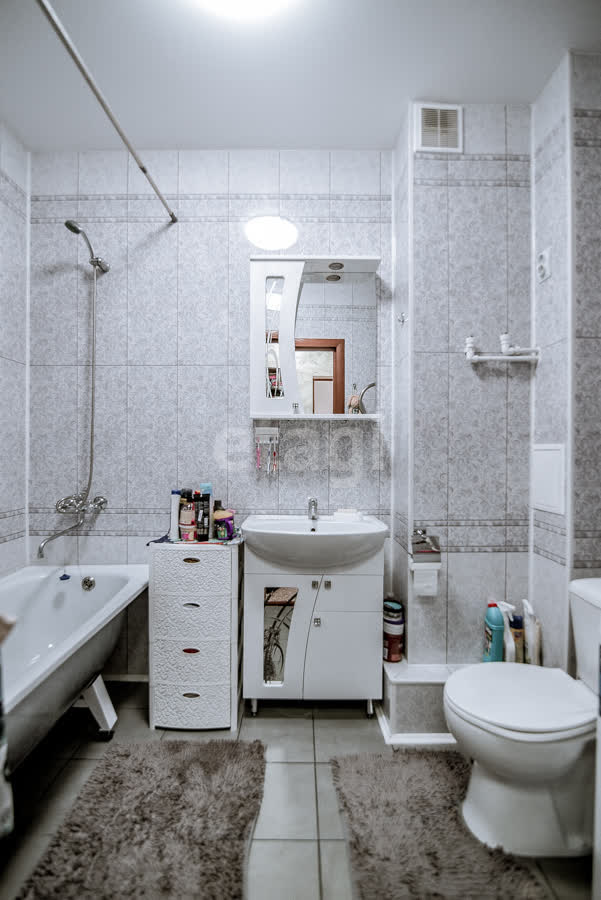 Продажа 2-комнатной квартиры, Южно-Сахалинск, Сахалинская область,  Южно-Сахалинск