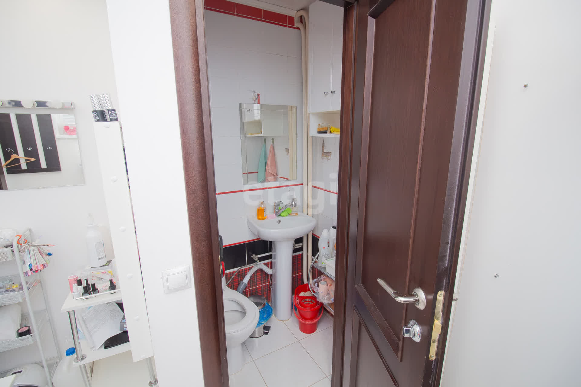 Продажа коммерческой недвижимости, 10м <sup>2</sup>, Новый Уренгой, Ямало-Ненецкий АО,  Новый Уренгой