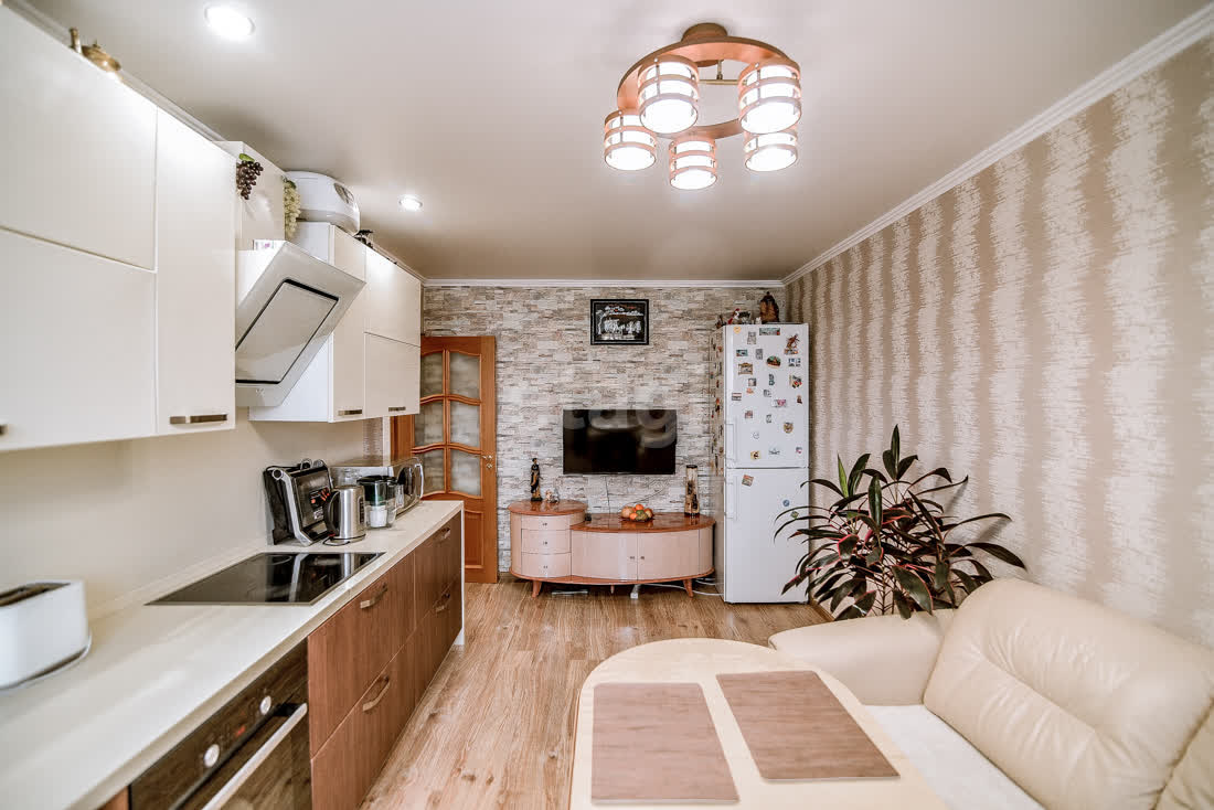 Продажа 2-комнатной квартиры, Южно-Сахалинск, Сахалинская область,  Южно-Сахалинск