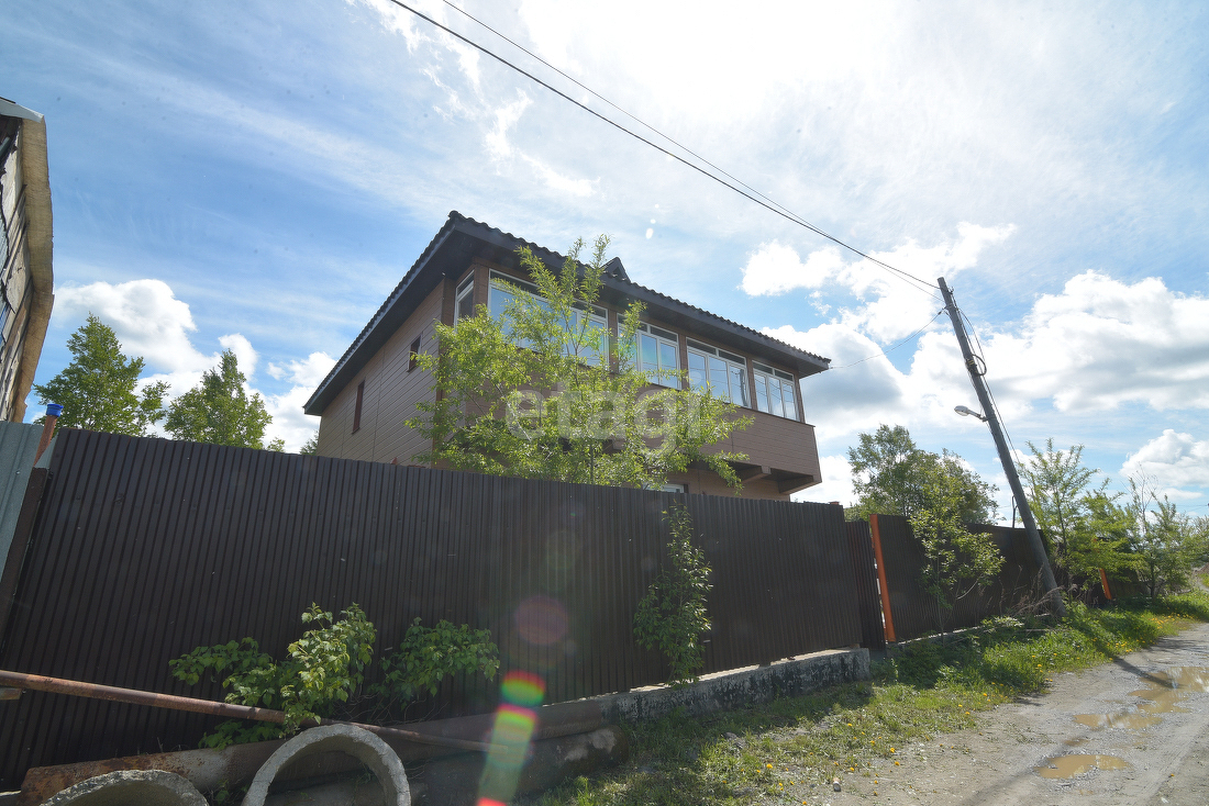 Продажа дома, 201м <sup>2</sup>, 8 сот., Южно-Сахалинск, Сахалинская область,  Южно-Сахалинск