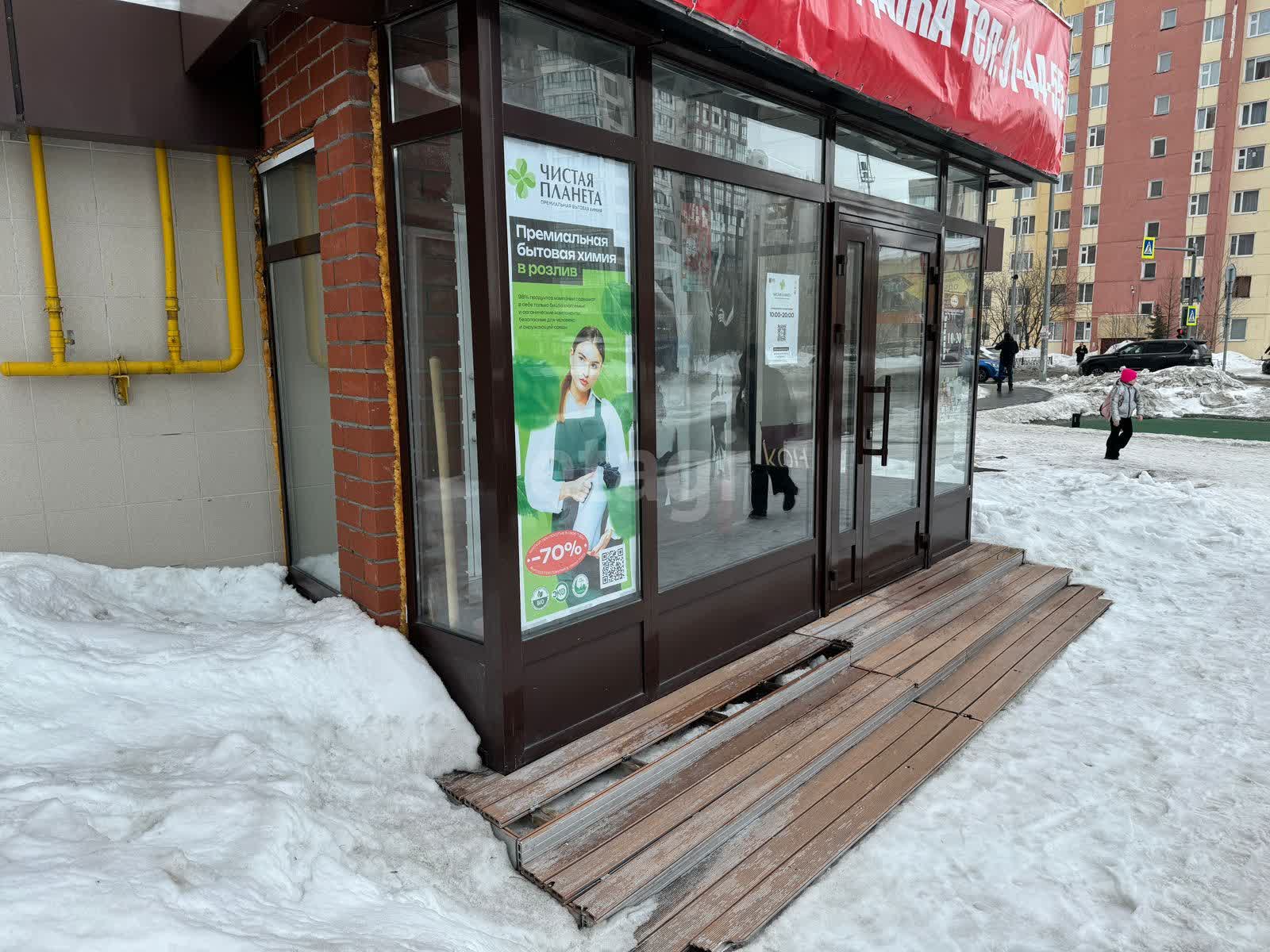 Продажа коммерческой недвижимости, 241м <sup>2</sup>, Новый Уренгой, Ямало-Ненецкий АО,  Новый Уренгой