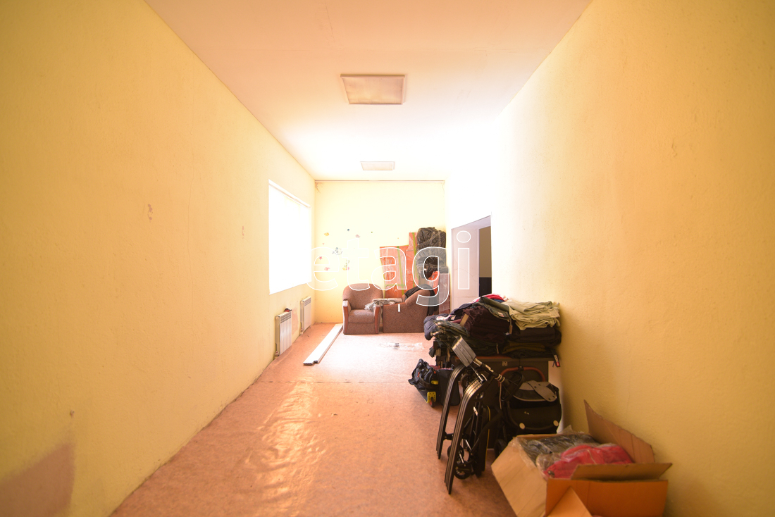 Продажа коммерческой недвижимости, 400м <sup>2</sup>, Южно-Сахалинск, Сахалинская область,  Южно-Сахалинск