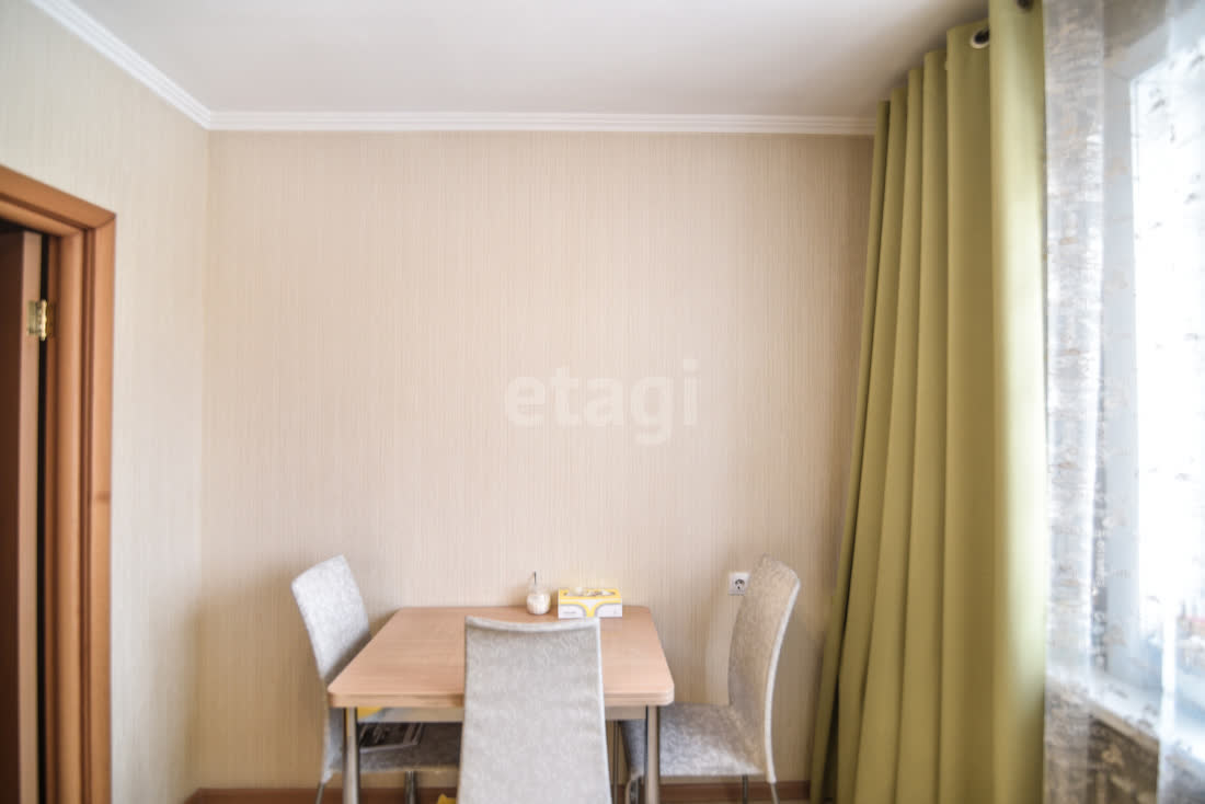 Продажа 2-комнатной квартиры, Южно-Сахалинск, Сахалинская область,  Южно-Сахалинск