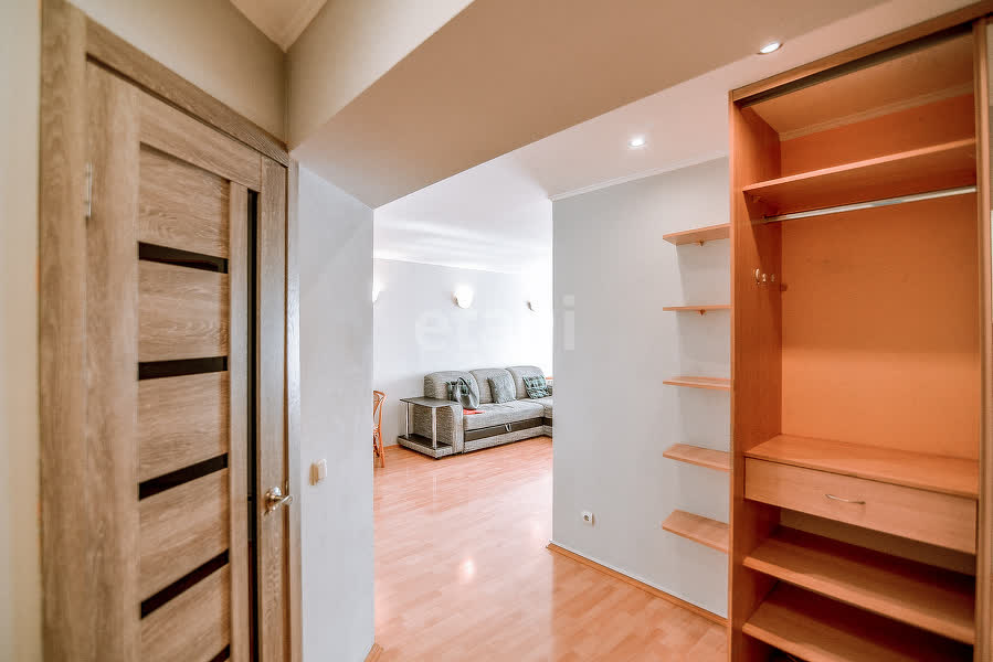 Продажа 2-комнатной квартиры, Южно-Сахалинск, Сахалинская область,  Южно-Сахалинск