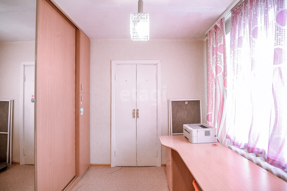 Продажа 4-комнатной квартиры, Южно-Сахалинск, Сахалинская область,  Южно-Сахалинск