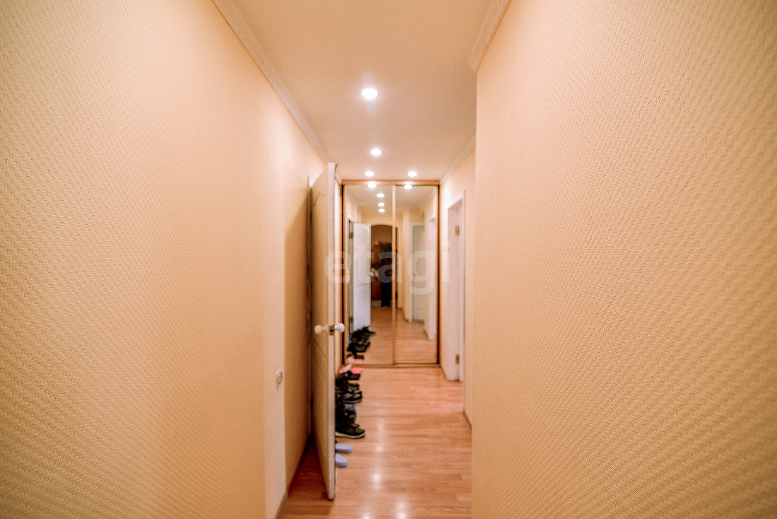 Продажа 4-комнатной квартиры, Южно-Сахалинск, Сахалинская область,  Южно-Сахалинск