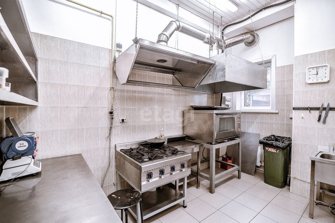 Продажа коммерческой недвижимости, 1000м <sup>2</sup>, Южно-Сахалинск, Сахалинская область,  Южно-Сахалинск