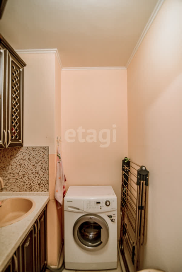 Продажа 2-комнатной квартиры, Южно-Сахалинск, Сахалинская область,  Южно-Сахалинск