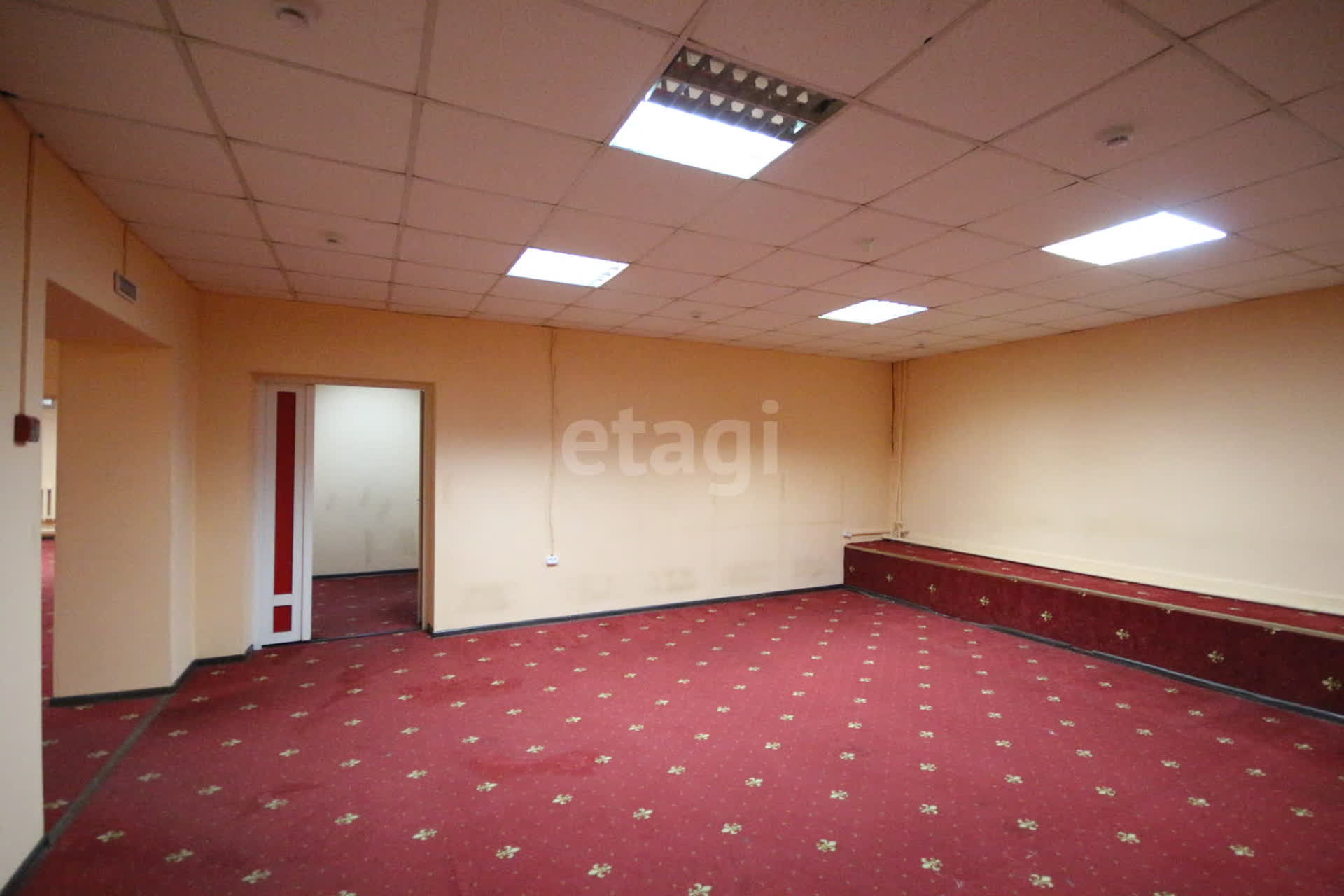 Аренда коммерческой недвижимости, 320м <sup>2</sup>, Новый Уренгой, Ямало-Ненецкий АО,  Новый Уренгой