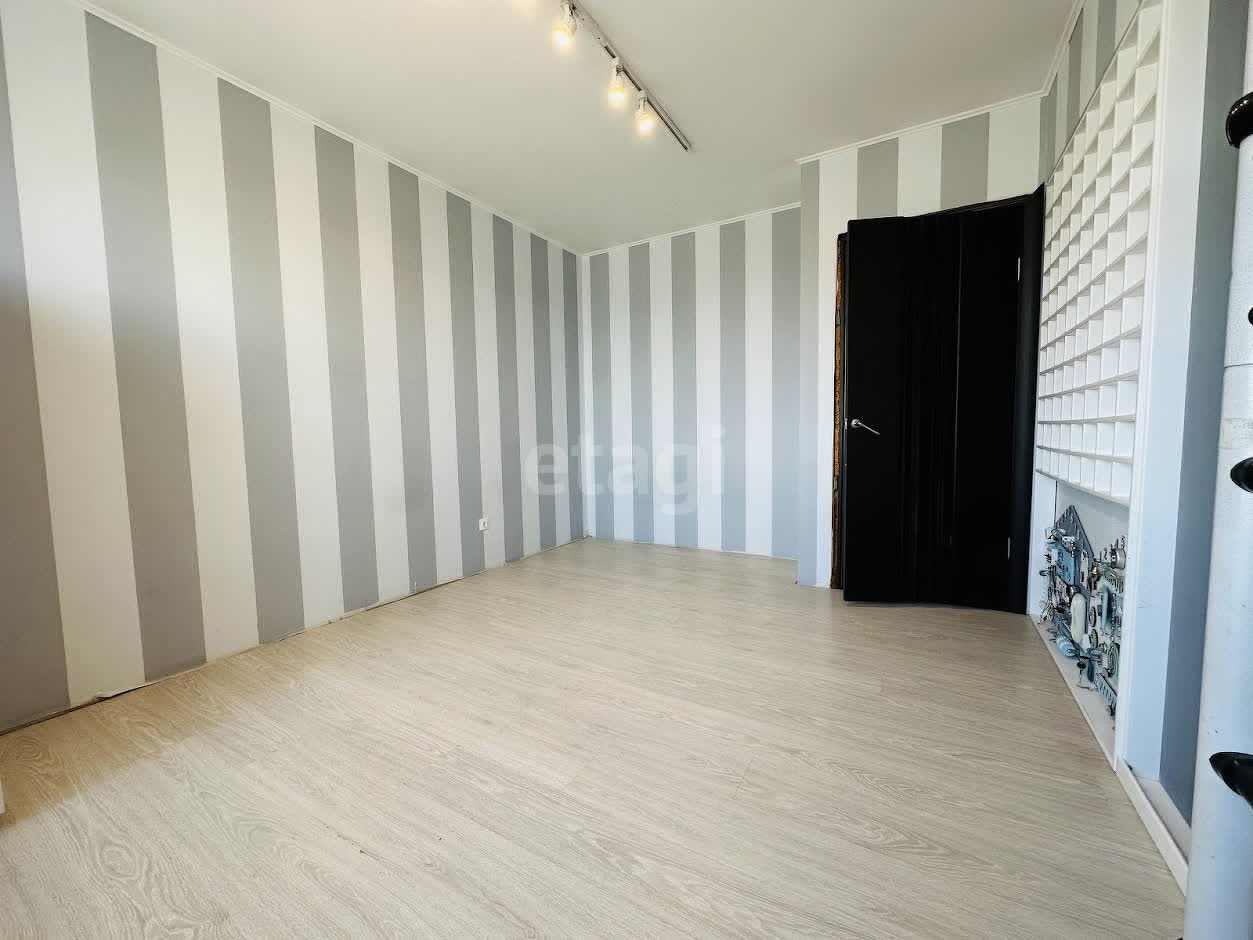 Продажа 2-комнатной квартиры, Южно-Сахалинск, Сахалинская область,  Южно-Сахалинск