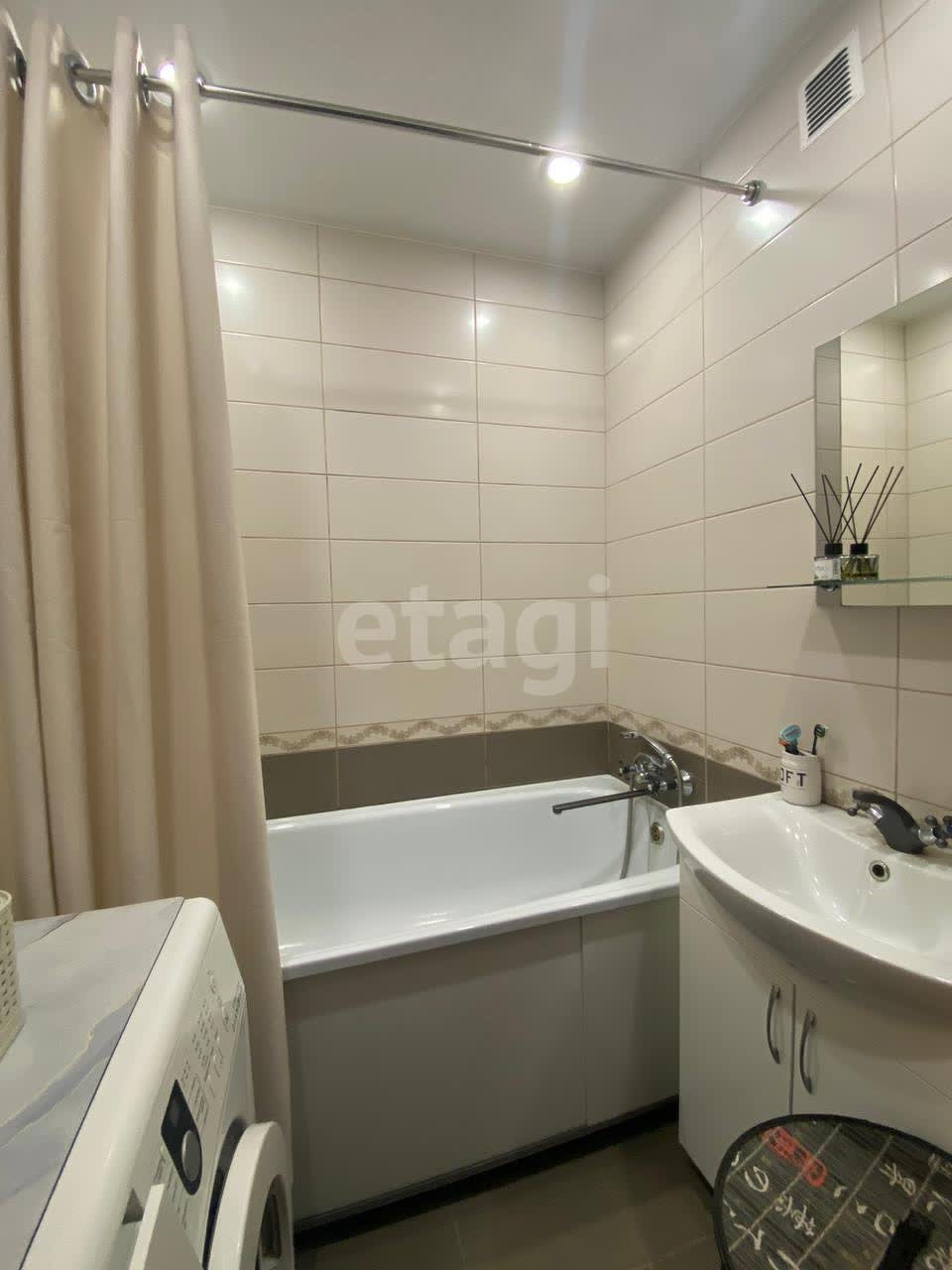 Продажа 4-комнатной квартиры, Южно-Сахалинск, Сахалинская область,  Южно-Сахалинск