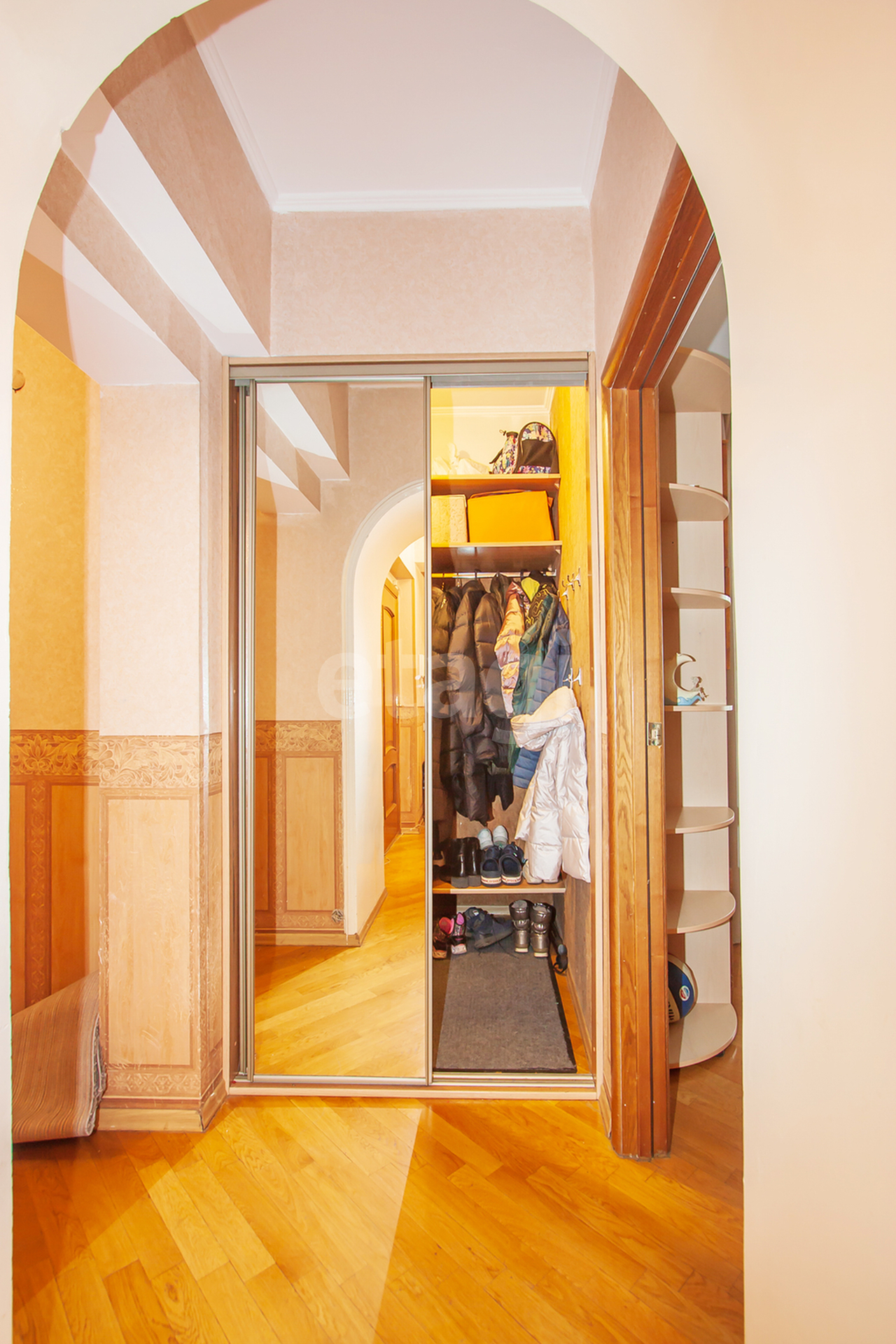 Продажа 4-комнатной квартиры, Улан-Удэ, Республика Бурятия,  Улан-Удэ