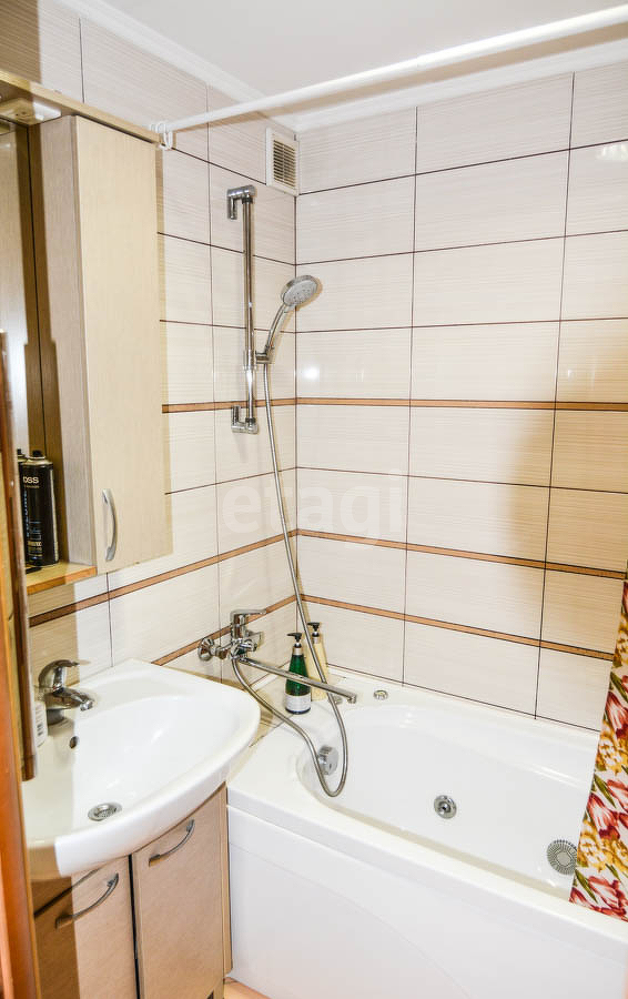 Продажа 3-комнатной квартиры, Южно-Сахалинск, Сахалинская область,  Южно-Сахалинск