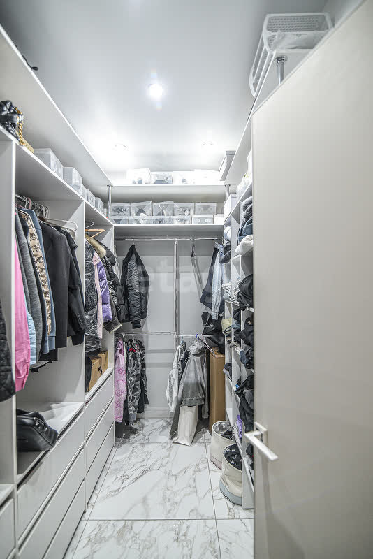 Продажа 3-комнатной квартиры, Южно-Сахалинск, Сахалинская область,  Южно-Сахалинск