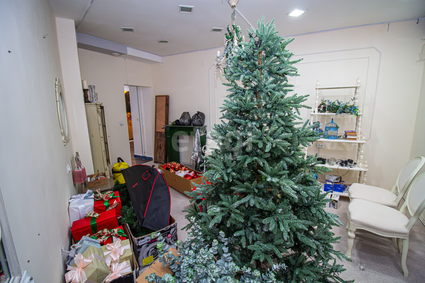 Продажа коммерческой недвижимости, 122м <sup>2</sup>, Новый Уренгой, Ямало-Ненецкий АО,  Новый Уренгой