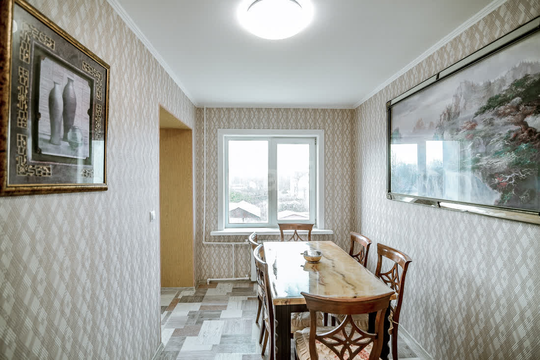 Продажа 4-комнатной квартиры, Южно-Сахалинск, Сахалинская область,  Южно-Сахалинск