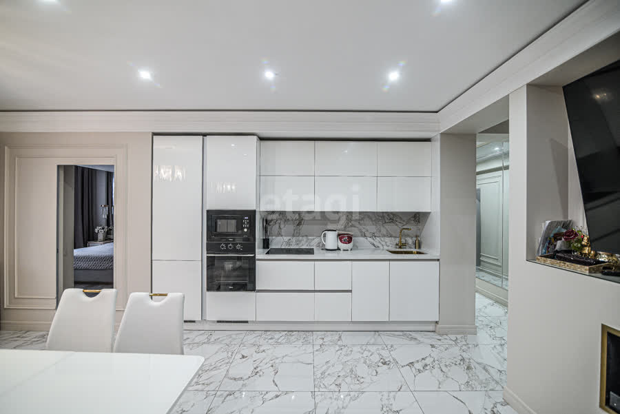 Продажа 3-комнатной квартиры, Южно-Сахалинск, Сахалинская область,  Южно-Сахалинск