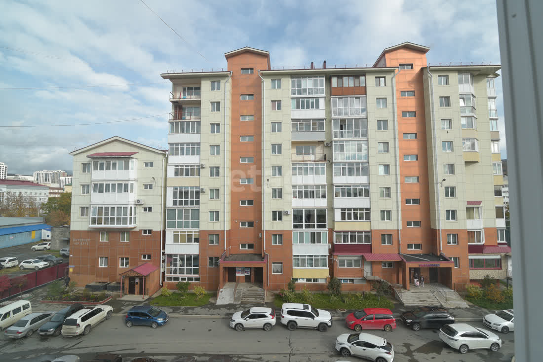 Продажа 4-комнатной квартиры, Южно-Сахалинск, Сахалинская область,  Южно-Сахалинск