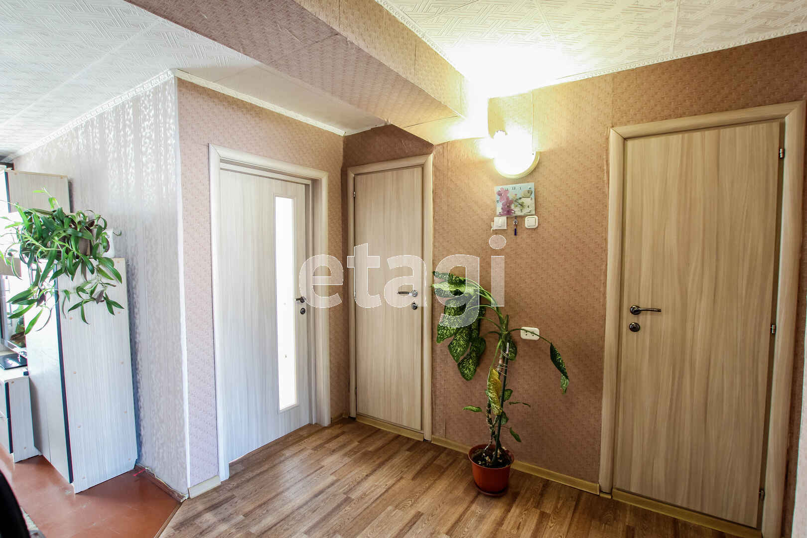 Продажа 4-комнатной квартиры, Улан-Удэ, Республика Бурятия,  Улан-Удэ