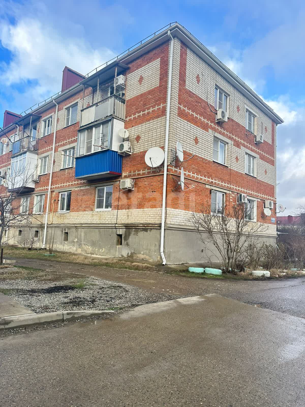 Продажа 2-комнатной квартиры, Горячий Ключ, Заводская,  43А