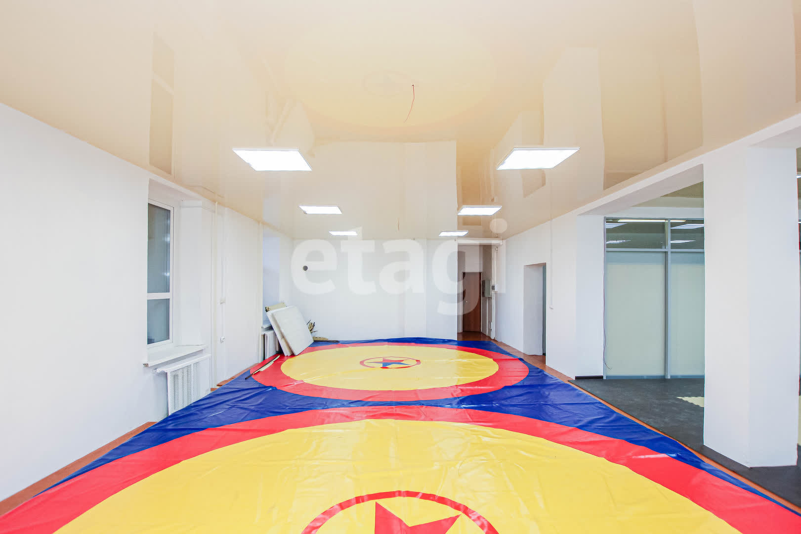 Продажа коммерческой недвижимости, 230м <sup>2</sup>, Улан-Удэ, Бурятия,  Улан-Удэ