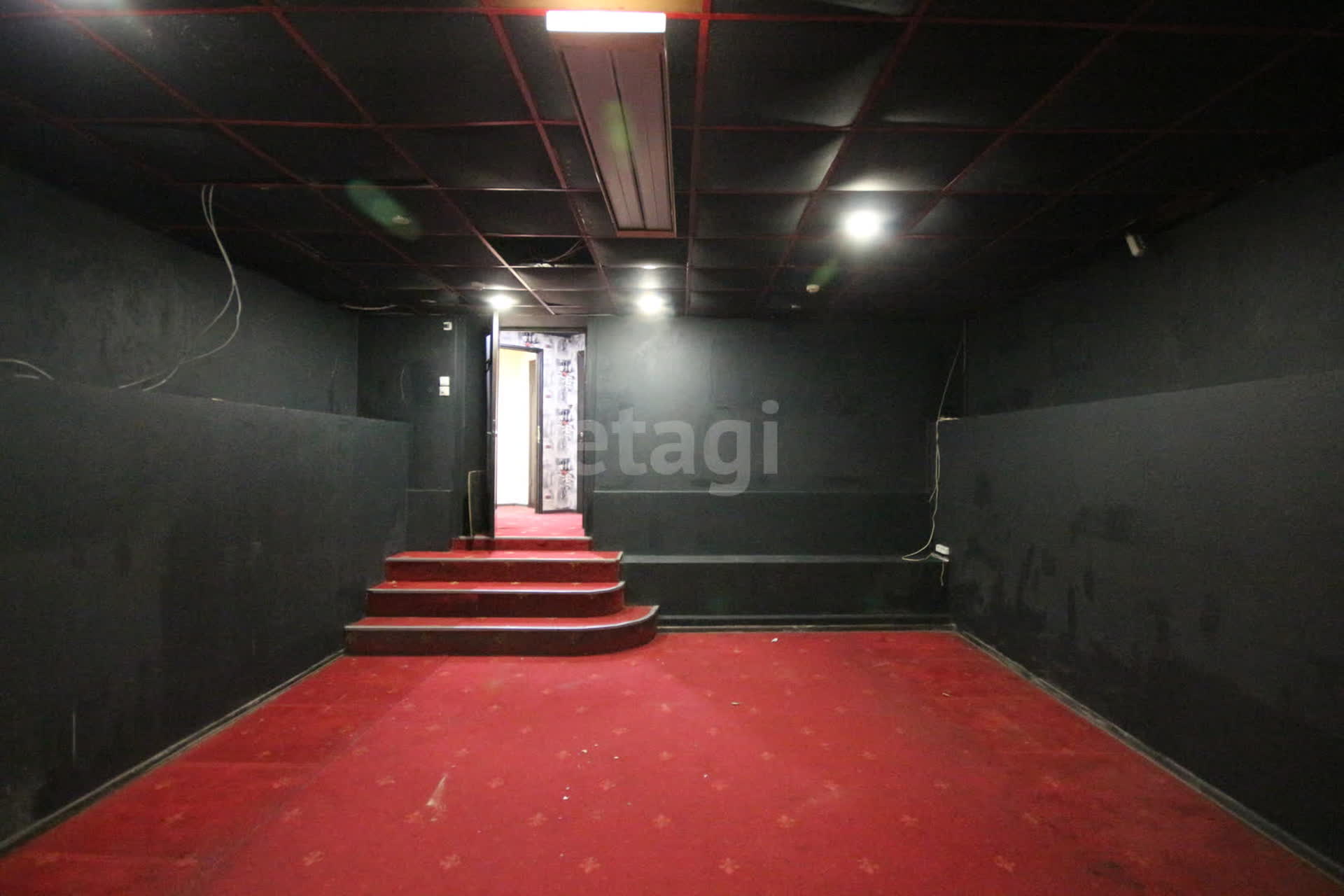 Аренда коммерческой недвижимости, 320м <sup>2</sup>, Новый Уренгой, Ямало-Ненецкий АО,  Новый Уренгой