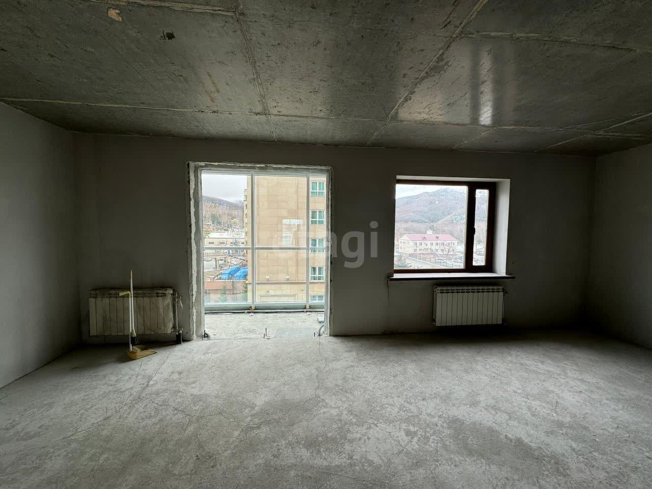 Продажа 4-комнатной квартиры, Южно-Сахалинск, Сахалинская область,  Южно-Сахалинск