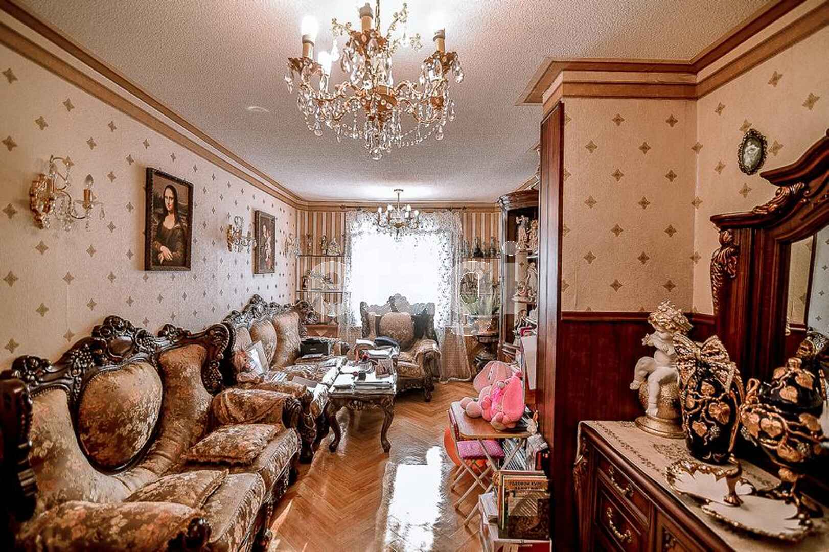 Продажа 6-комнатной квартиры, Южно-Сахалинск, Сахалинская область,  Южно-Сахалинск