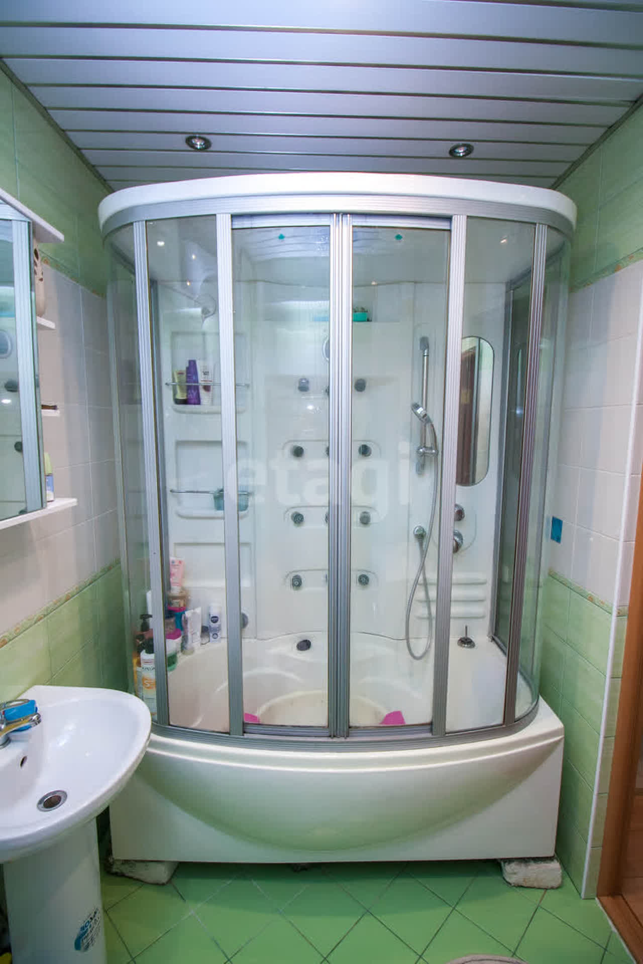 Продажа 2-комнатной квартиры, Южно-Сахалинск, Сахалинская область,  Южно-Сахалинск