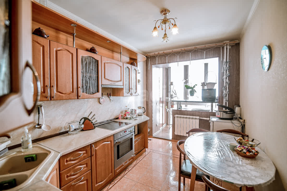 Продажа 4-комнатной квартиры, Южно-Сахалинск, Сахалинская область,  Южно-Сахалинск