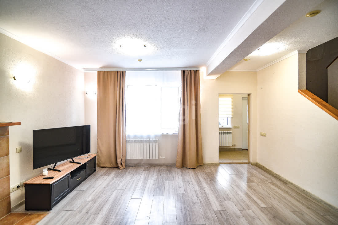 Аренда дома, 150м <sup>2</sup>, Южно-Сахалинск, Сахалинская область,  