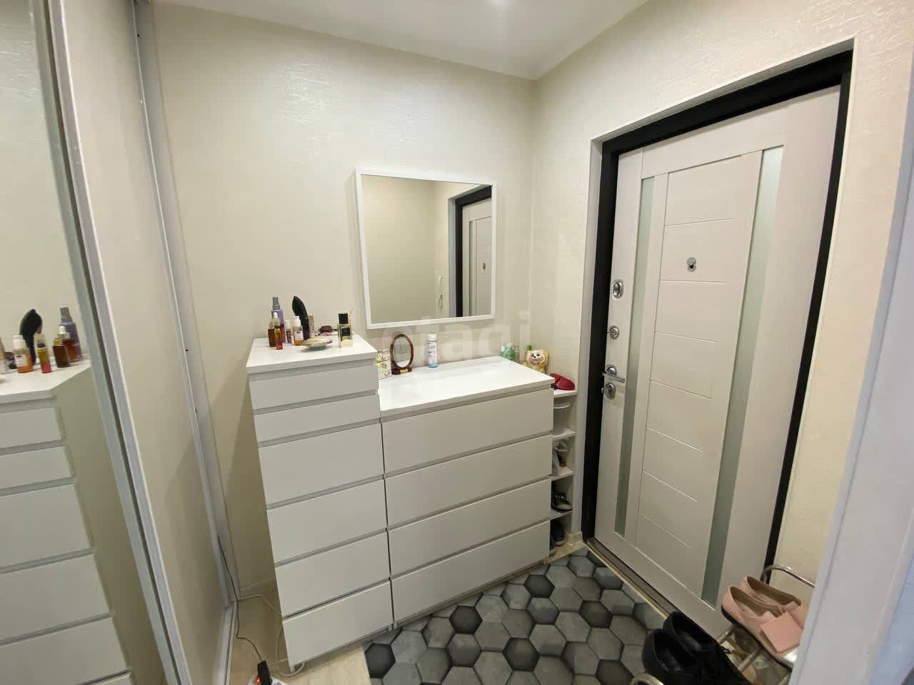 Продажа 2-комнатной квартиры, Южно-Сахалинск, Сахалинская область,  Южно-Сахалинск