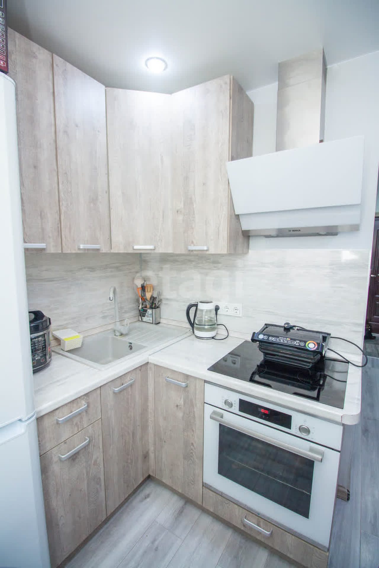 Продажа 2-комнатной квартиры, Южно-Сахалинск, Сахалинская область,  Южно-Сахалинск