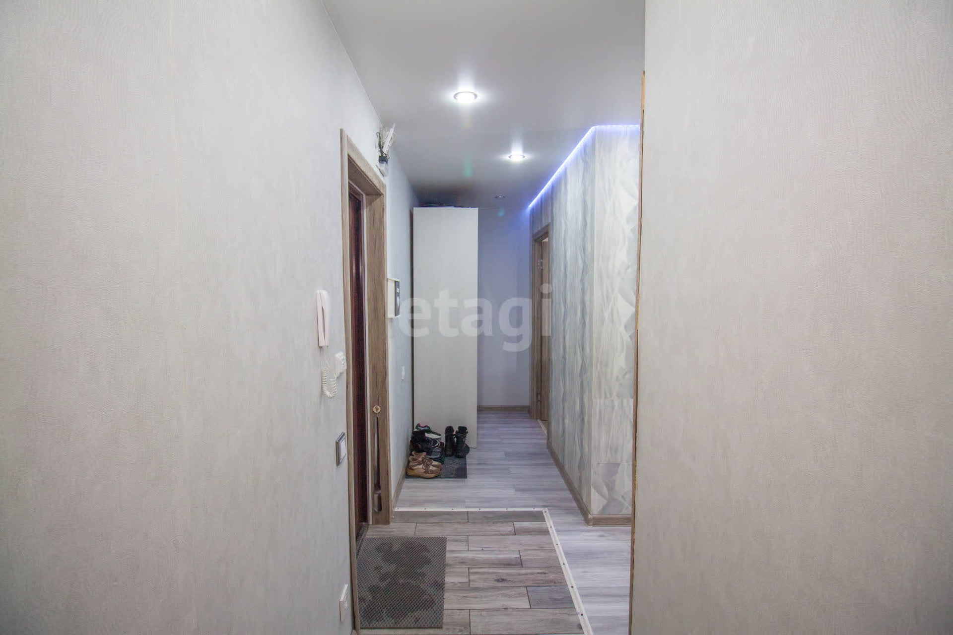 Продажа 2-комнатной квартиры, Южно-Сахалинск, Сахалинская область,  Южно-Сахалинск