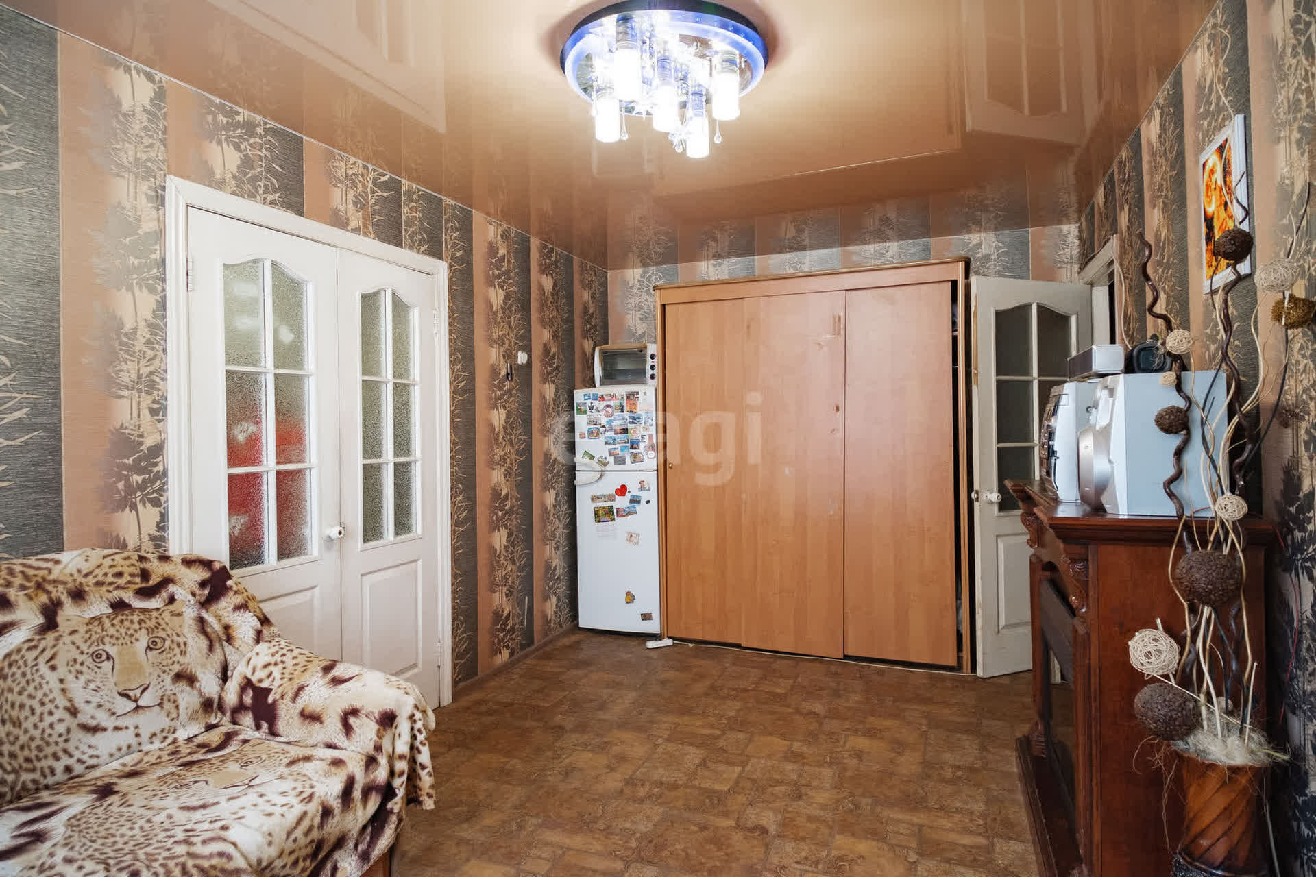 Продажа 3-комнатной квартиры, Комсомольск-на-Амуре, Шиханова,  2 к 2
