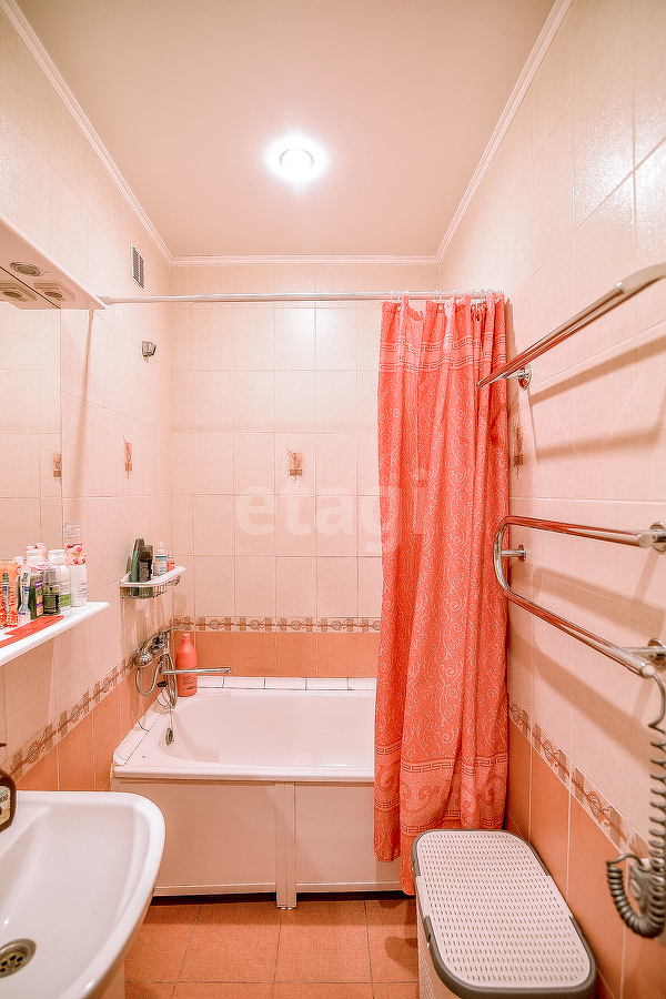 Продажа 2-комнатной квартиры, Южно-Сахалинск, Сахалинская область,  Южно-Сахалинск