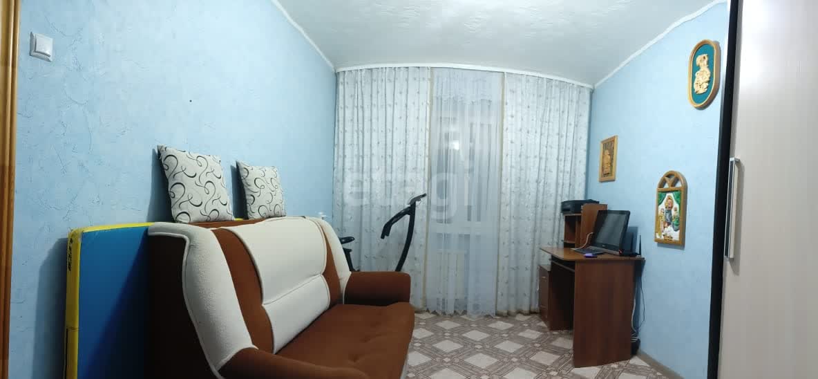 Продажа 3-комнатной квартиры, Амурск, Строителей пр-т,  42