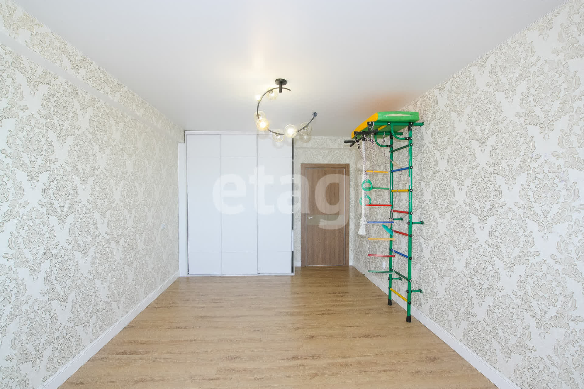 Продажа 3-комнатной квартиры, Улан-Удэ, Республика Бурятия,  Улан-Удэ