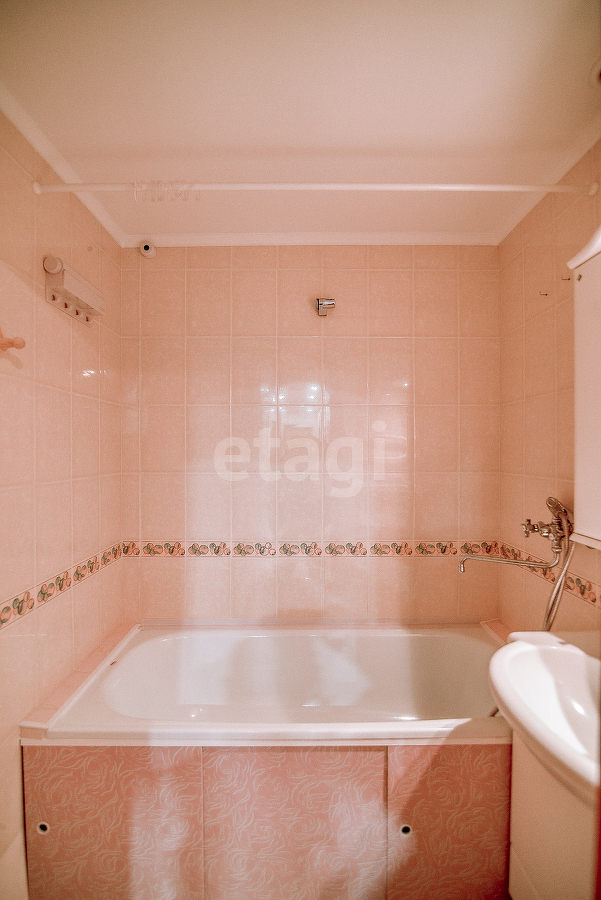 Продажа 3-комнатной квартиры, Южно-Сахалинск, Сахалинская область,  Южно-Сахалинск