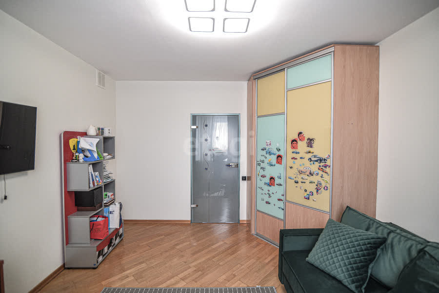 Продажа 4-комнатной квартиры, Южно-Сахалинск, Сахалинская область,  Южно-Сахалинск