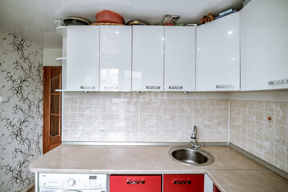 Продажа 2-комнатной квартиры, Южно-Сахалинск, Сахалинская область,  Южно-Сахалинск