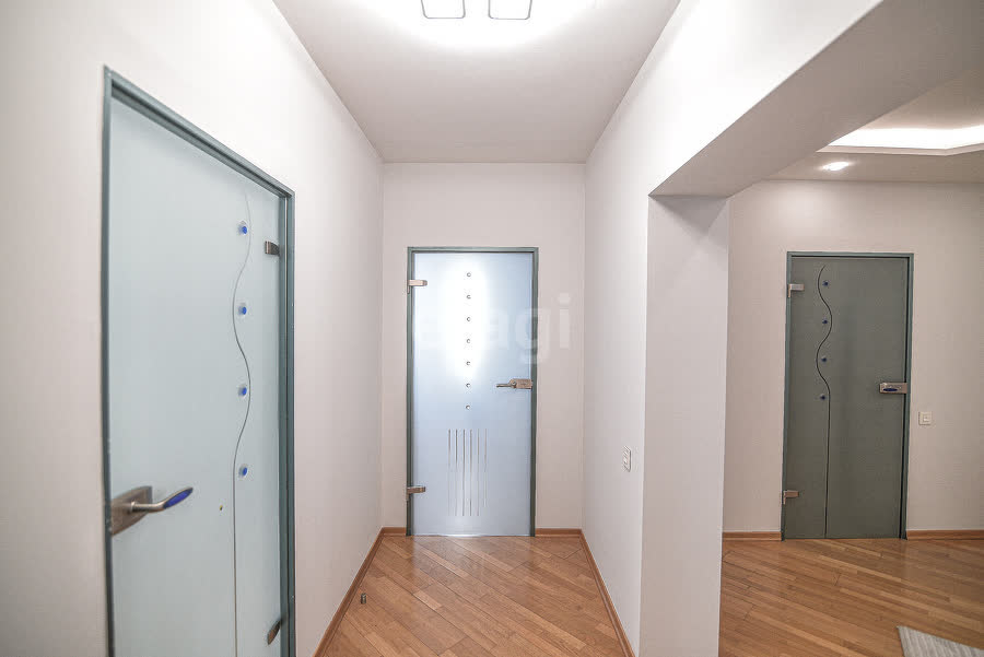 Продажа 4-комнатной квартиры, Южно-Сахалинск, Сахалинская область,  Южно-Сахалинск