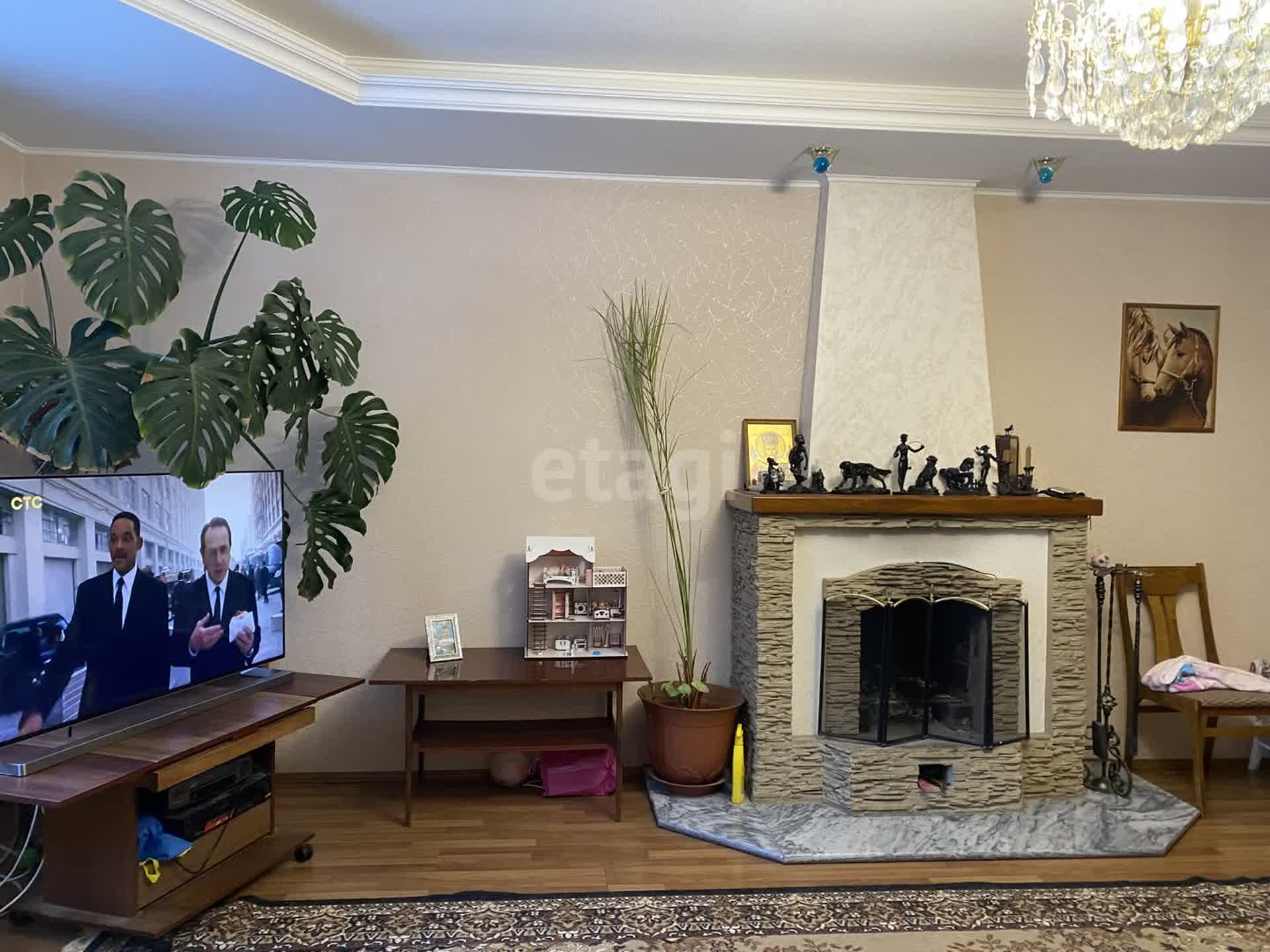 Продажа дома, 304м <sup>2</sup>, 8 сот., Челябинск, Челябинская область,  Златоустовский городской округ
